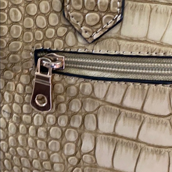 Michael kors tote - Picture 10 of 15